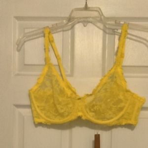 Lace neon yellow bra by Skims